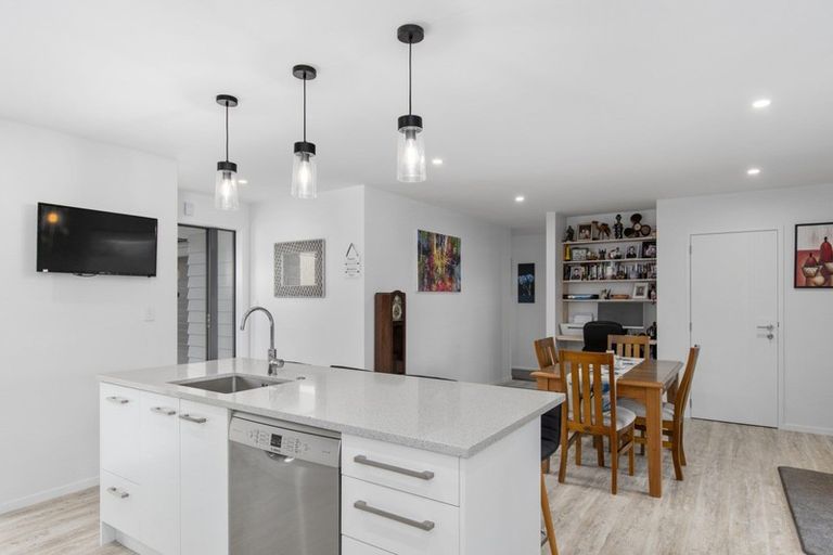 Photo of property in 15 Anglers Way, Omokoroa, 3114