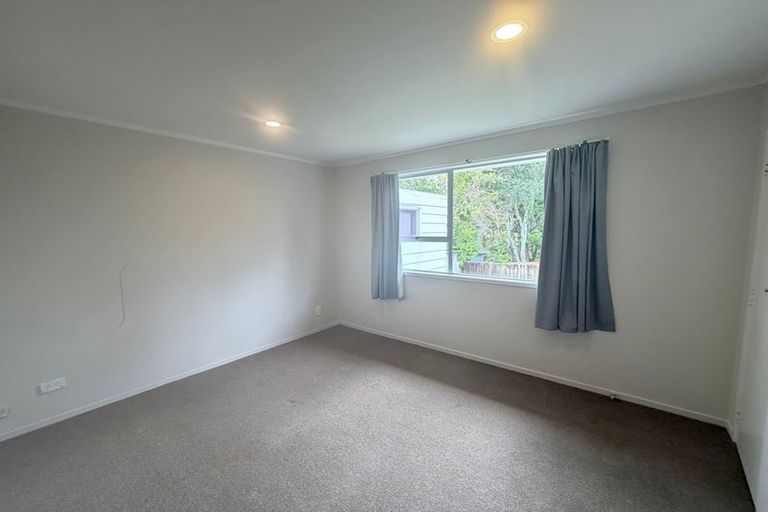 Photo of property in 39 Onedin Place, Titirangi, Auckland, 0604