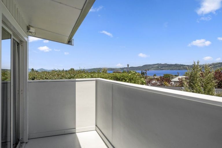 Photo of property in 20 Ingle Avenue, Waipahihi, Taupo, 3330