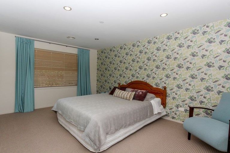 Photo of property in 4 Links Drive, Waiwhakaiho, New Plymouth, 4312