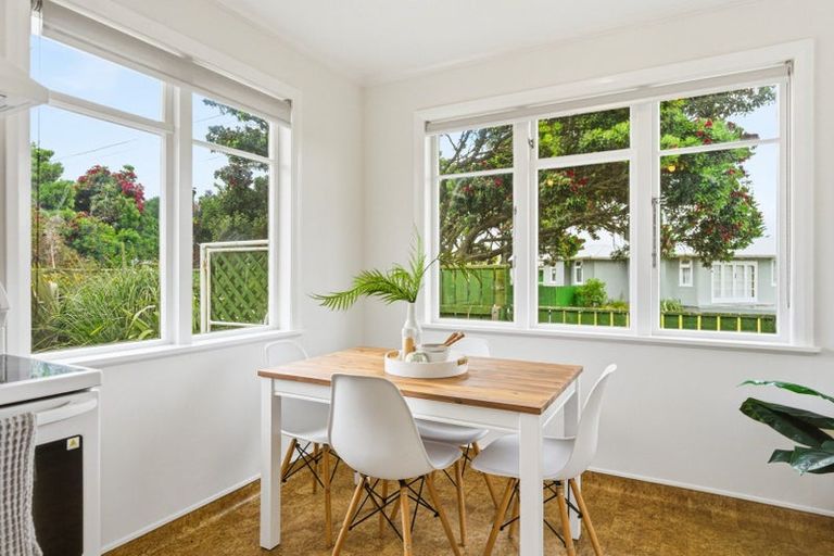 Photo of property in 15 Egmont Street, Castlecliff, Whanganui, 4501