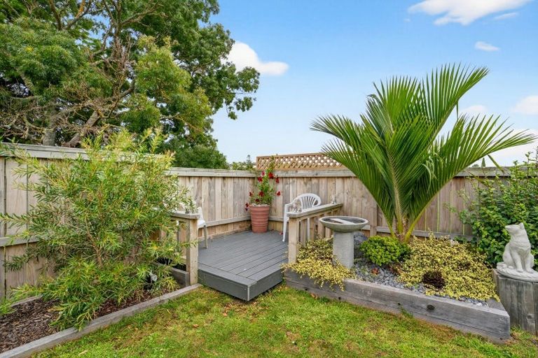 Photo of property in 29a Thorburn Avenue, Red Beach, 0932