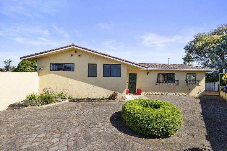 Photo of property in 18 Norwich Avenue, Spotswood, New Plymouth, 4310