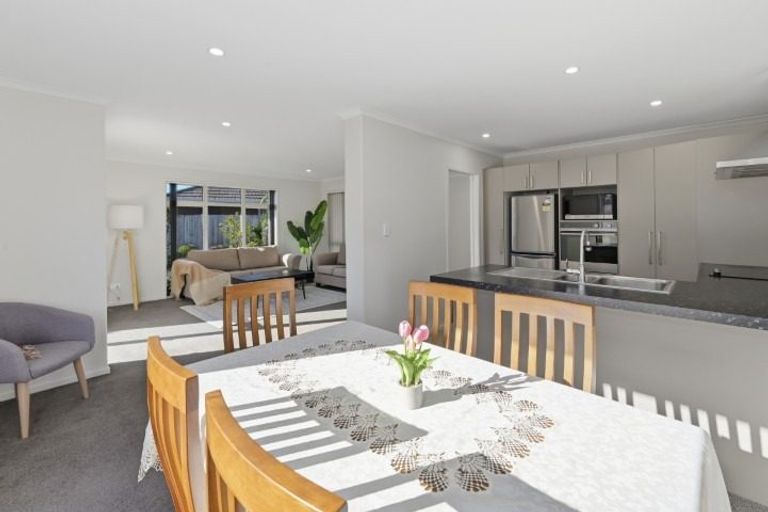 Photo of property in 35 Leet Crescent, Papamoa Beach, Papamoa, 3118