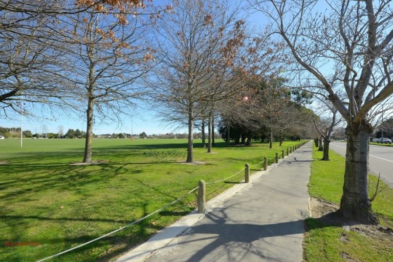 Photo of property in 334 Memorial Avenue, Burnside, Christchurch, 8053