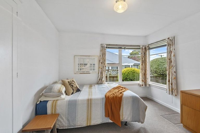 Photo of property in 231 Fifield Terrace, Opawa, Christchurch, 8023