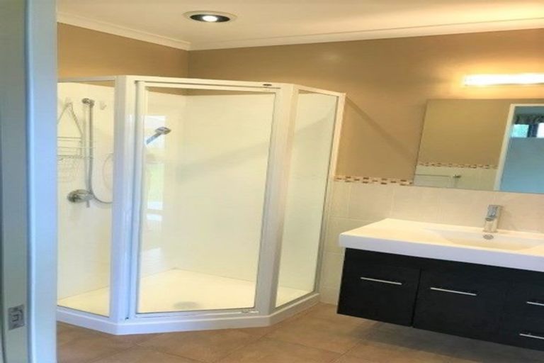 Photo of property in 15 Waiora Place, Pyes Pa, Tauranga, 3112