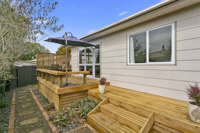 Photo of property in 308 Shakespeare Street, Leamington, Cambridge, 3432