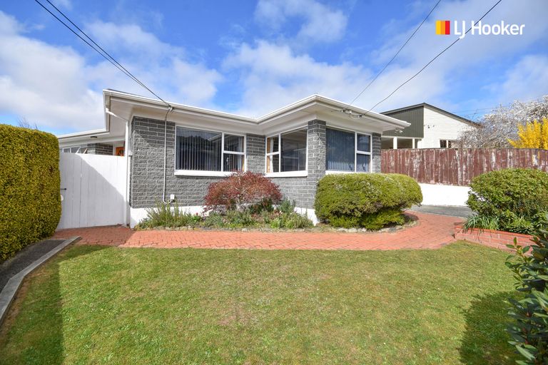 Photo of property in 72 Gilkison Street, Halfway Bush, Dunedin, 9010