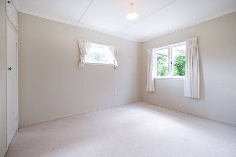 Photo of property in 2/17 Woodlands Crescent, Browns Bay, Auckland, 0630