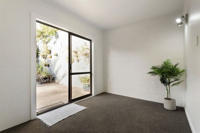 Photo of property in 69 Martin Avenue, Mount Albert, Auckland, 1025