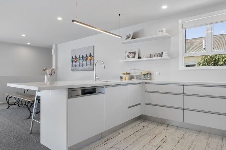 Photo of property in 3 Kitchener Terrace, Moturoa, New Plymouth, 4310