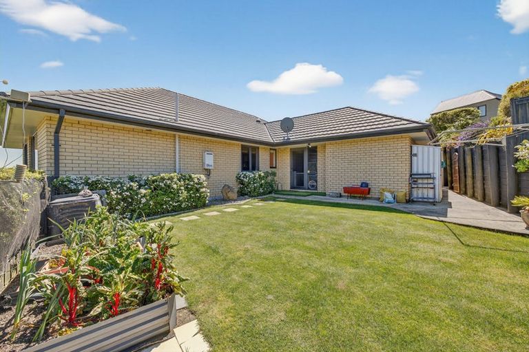 Photo of property in 46 Rockview Place, Mount Pleasant, Christchurch, 8081