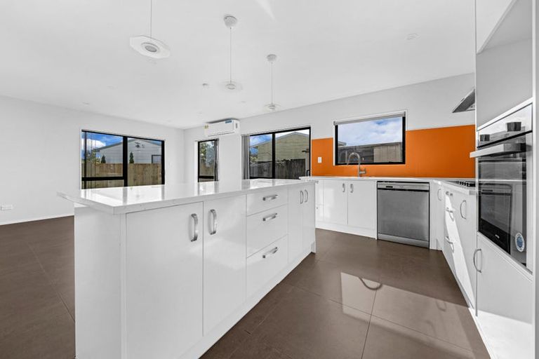 Photo of property in 1/25 Kennington Drive, Clendon Park, Auckland, 2103
