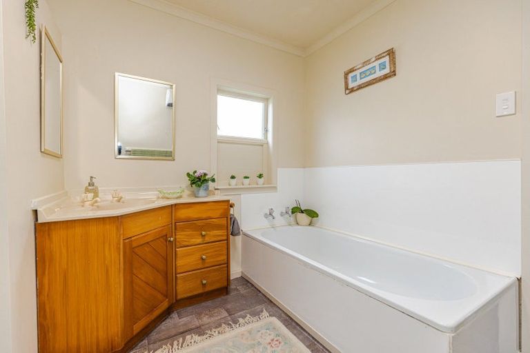 Photo of property in 15 Roberts Avenue, Aramoho, Whanganui, 4500