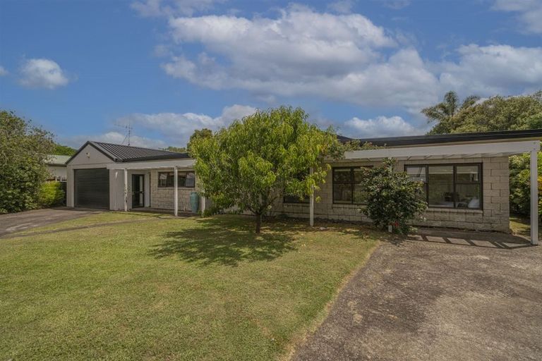 Photo of property in 10 Marquet Place, Tairua, 3508