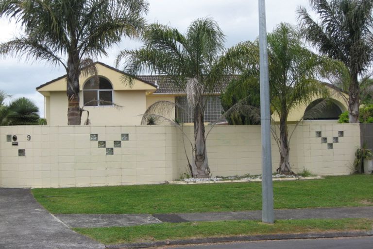 Photo of property in 9 Aztec Place, Conifer Grove, Takanini, 2112