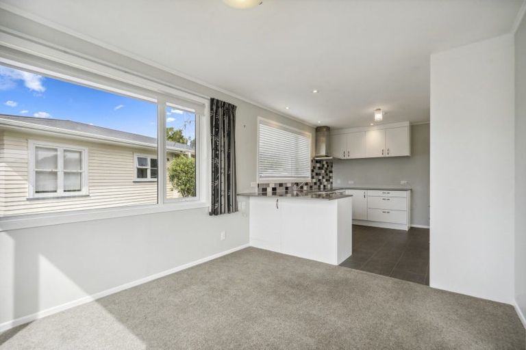 Photo of property in 3 Kahikatea Grove, Paparangi, Wellington, 6037