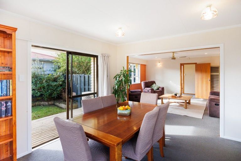 Photo of property in 2 Oban Place, Awapuni, Palmerston North, 4412