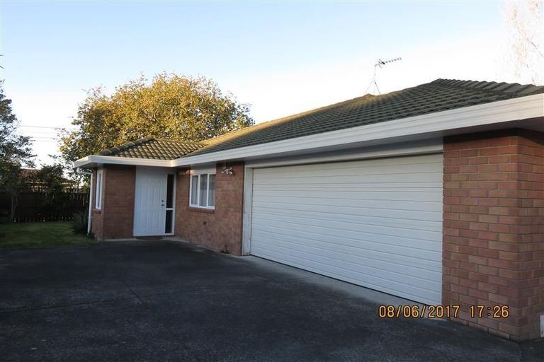 Photo of property in 325b Royal Road, Massey, Auckland, 0614