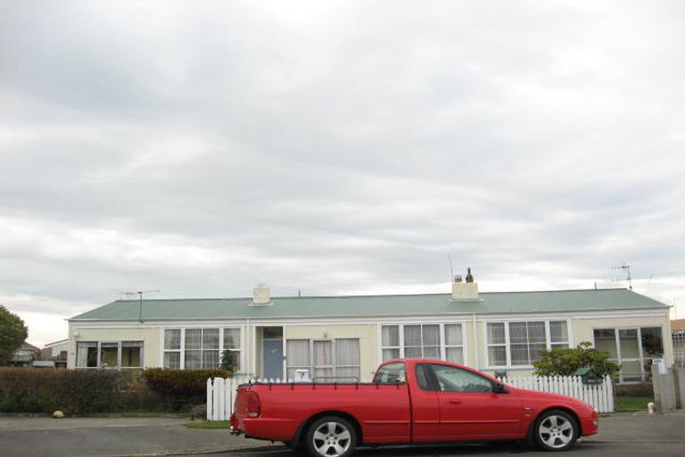 Photo of property in 18-20 Manapouri Street, Strathern, Invercargill, 9812