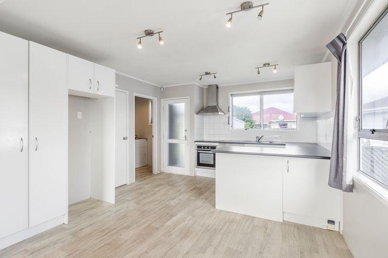 Photo of property in 32 Burundi Avenue, Clendon Park, Auckland, 2103