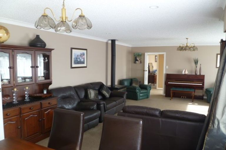 Photo of property in 18 Churchill Avenue, Hokowhitu, Palmerston North, 4410