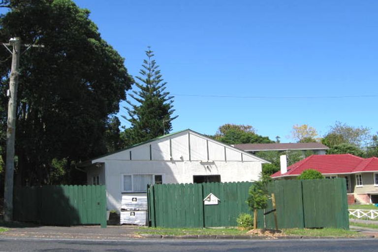 Photo of property in 1/38 Hutchinson Avenue, New Lynn, Auckland, 0600