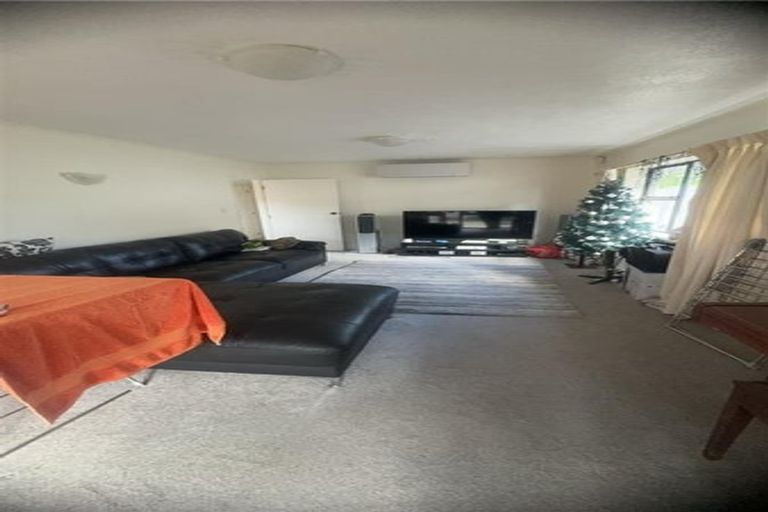 Photo of property in 2/11 Takutai Avenue, Bucklands Beach, Auckland, 2012