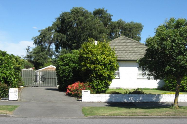 Photo of property in 16 Damien Place, Bromley, Christchurch, 8062