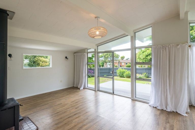 Photo of property in 32 Sylvan Avenue, Waikanae, 5036