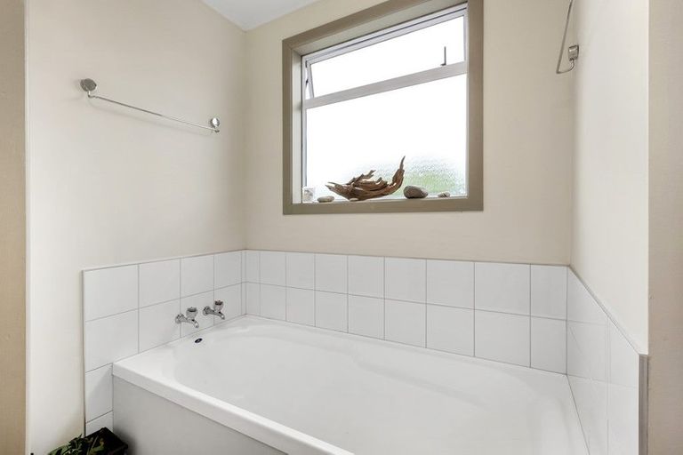 Photo of property in 24b Manukau Road, Raglan, 3225