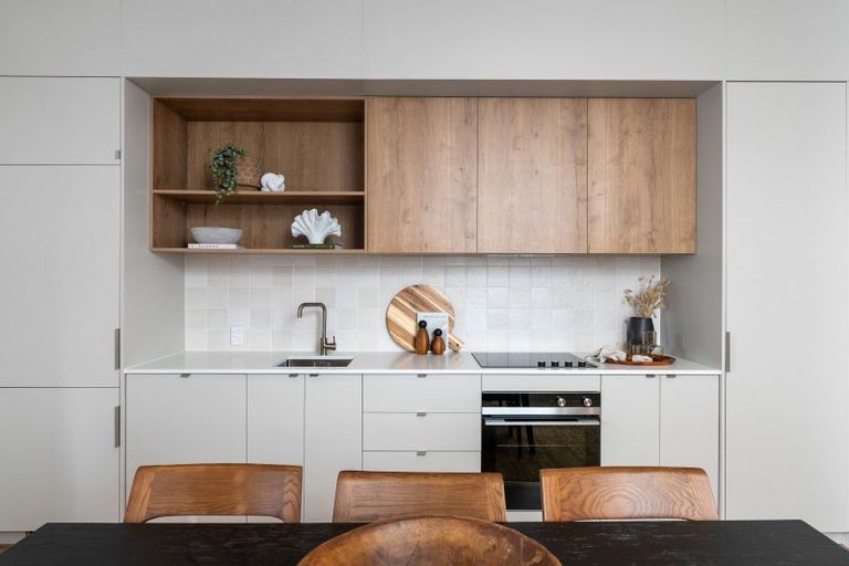 Photo of property in 1/11 Courtenay Place, Te Aro, Wellington, 6011