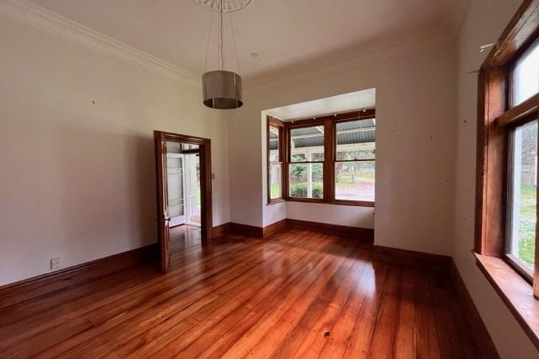 Photo of property in 140a Upper Fitzherbert Road, Wainuiomata, Lower Hutt, 5373