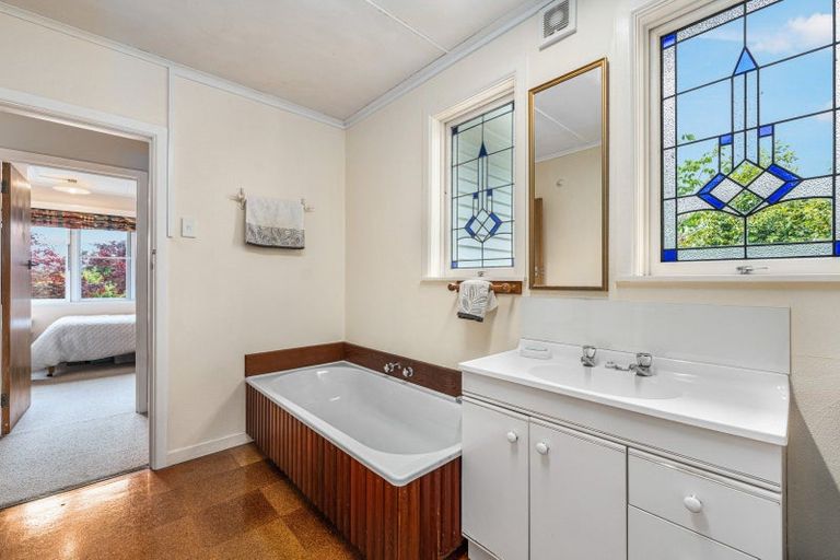 Photo of property in 42 Clifton Terrace, Fitzherbert, Palmerston North, 4410