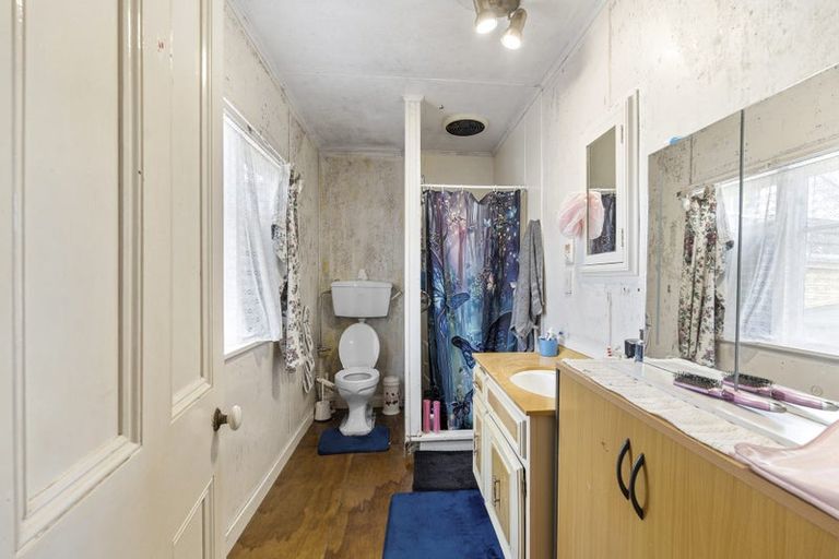 Photo of property in 7 Cracroft Street, Waitara, 4320