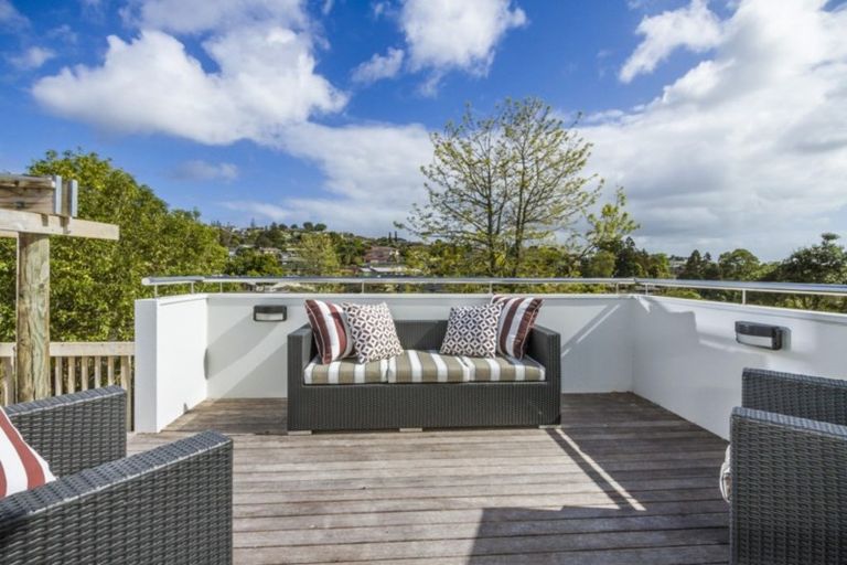 Photo of property in 42 Archers Road, Glenfield, Auckland, 0629