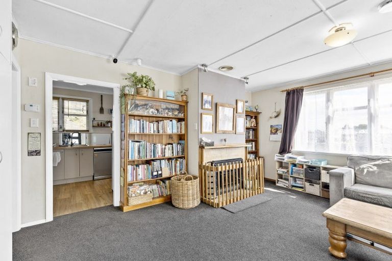 Photo of property in 12 Collins Crescent, Feilding, 4702