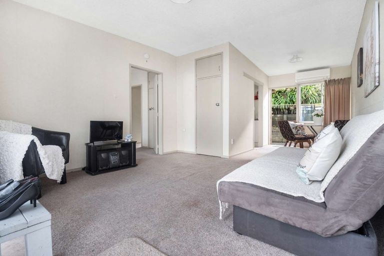 Photo of property in 2/100 River Road, Hamilton East, Hamilton, 3216