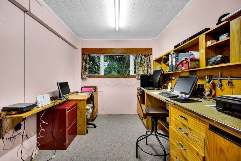 Photo of property in 1 High Road, Hawera, 4610