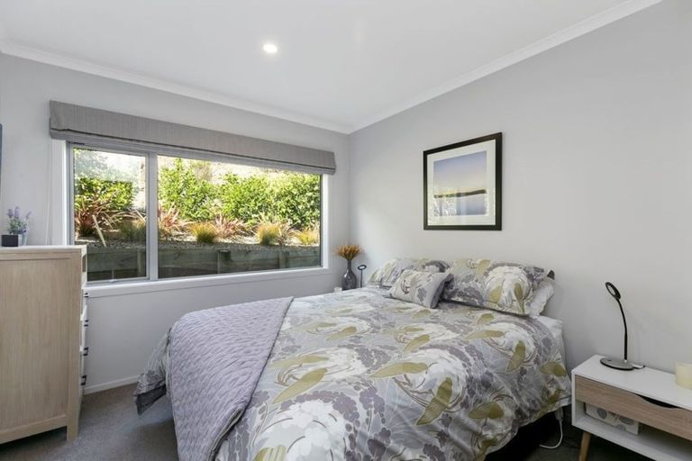 Photo of property in 20 The Fjord, Aotea, Porirua, 5024