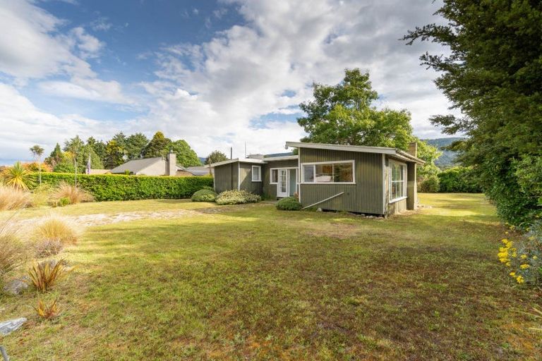 Photo of property in 36 Home Street, Manapouri, 9679