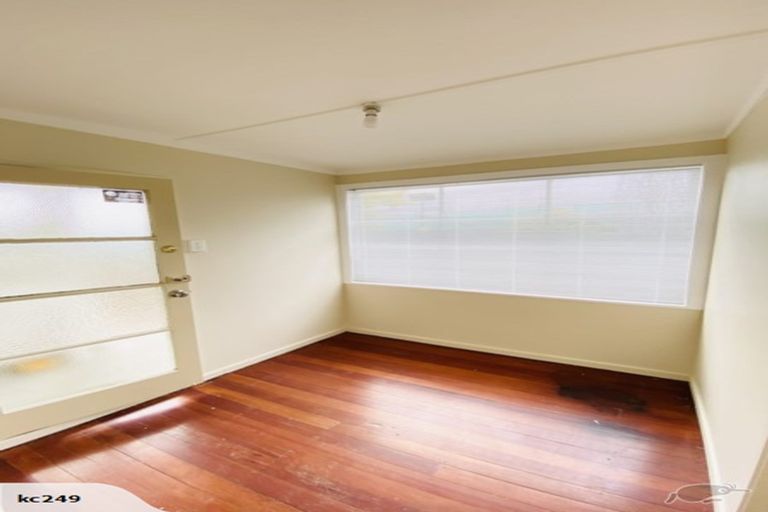 Photo of property in 45 Margan Avenue, New Lynn, Auckland, 0600