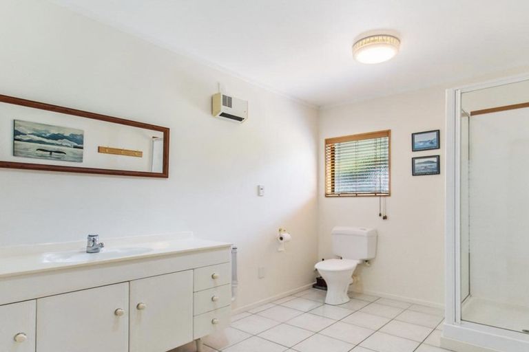 Photo of property in 6 Ferntree Terrace, West Harbour, Auckland, 0618