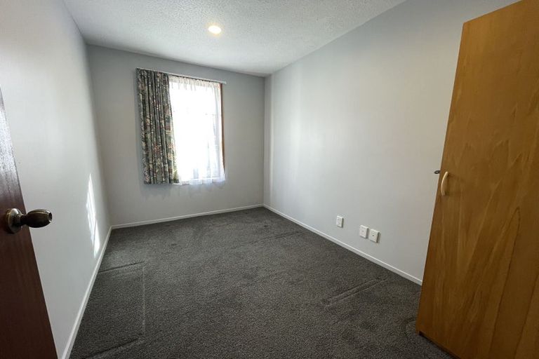 Photo of property in 32 Karnak Crescent, Russley, Christchurch, 8042