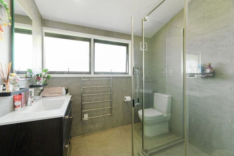 Photo of property in 107 Becroft Drive, Forrest Hill, Auckland, 0620