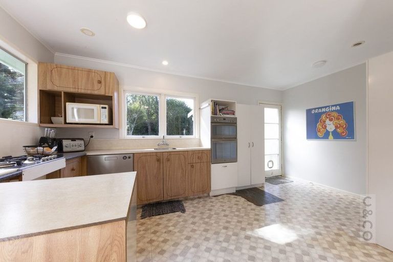 Photo of property in 380 Muriwai Road, Waimauku, 0881