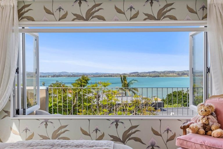 Photo of property in 3 Pounamu Place, Shelly Park, Auckland, 2014