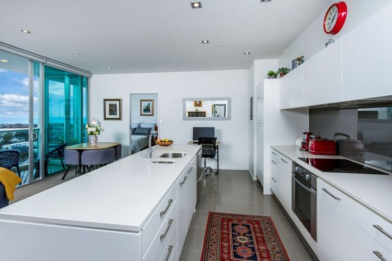 Photo of property in Sentinel Apartments, 1705/3 Northcroft Street, Takapuna, Auckland, 0622