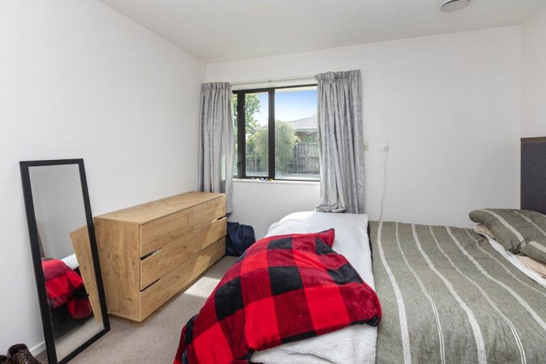 Photo of property in 1/16a Sayers Crescent, Ilam, Christchurch, 8041
